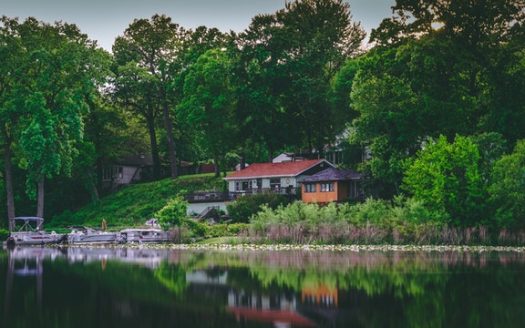 why summer is a great time to buy a lake house